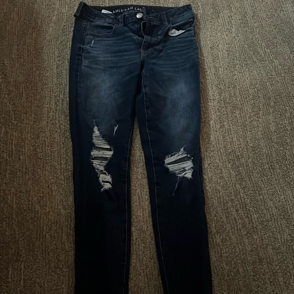 American Eagle. 360 next level stretch. ripped skinny jeans. US size 6